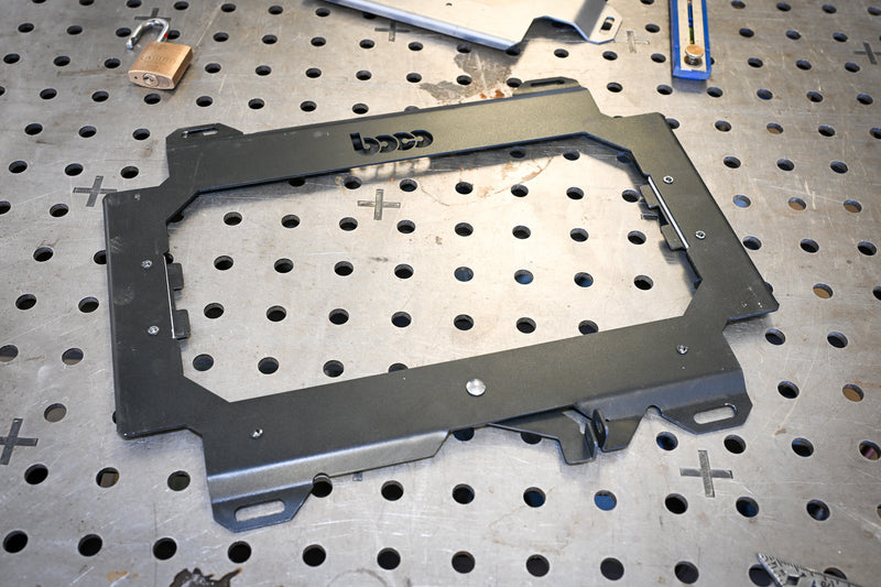 HUSKEY MOUNTING PLATE WITH BOCO LOGO